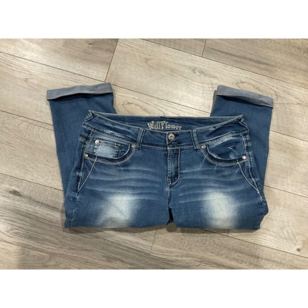 WallFlower Womens Medium Wash Capri Jeans Cuffed Stretch Denim Size 15
